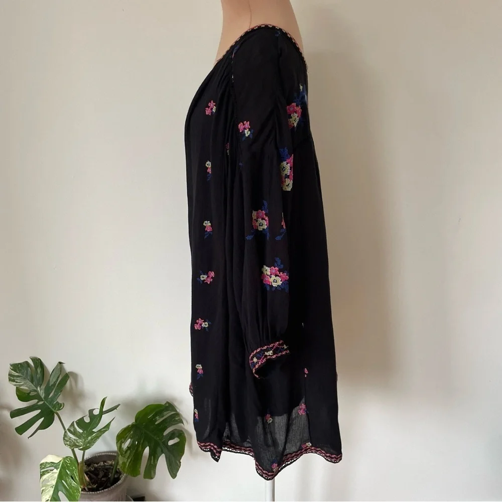 Free People Flowy Babydoll Black Floral Embroidered Peasant Mini Dress EUC Sz S